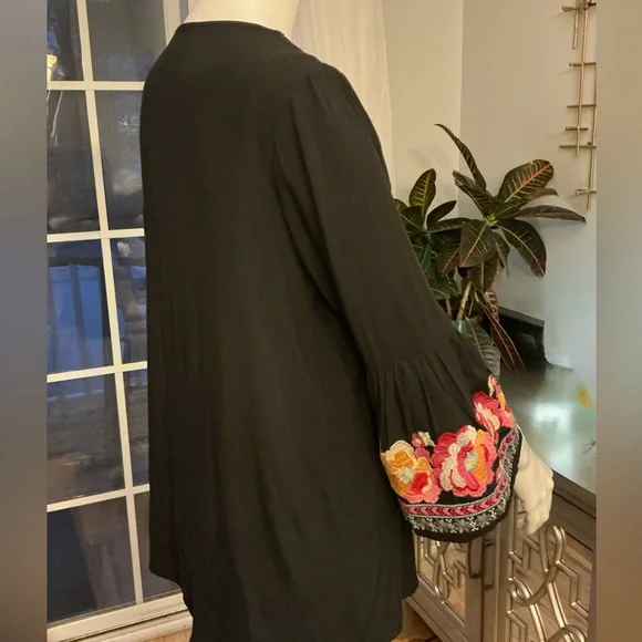 Savanna Jane Vibrant Floral Tunic Bell Sleeve Boho Colorful Embroidery WM SZ S - Picture 14 of 16